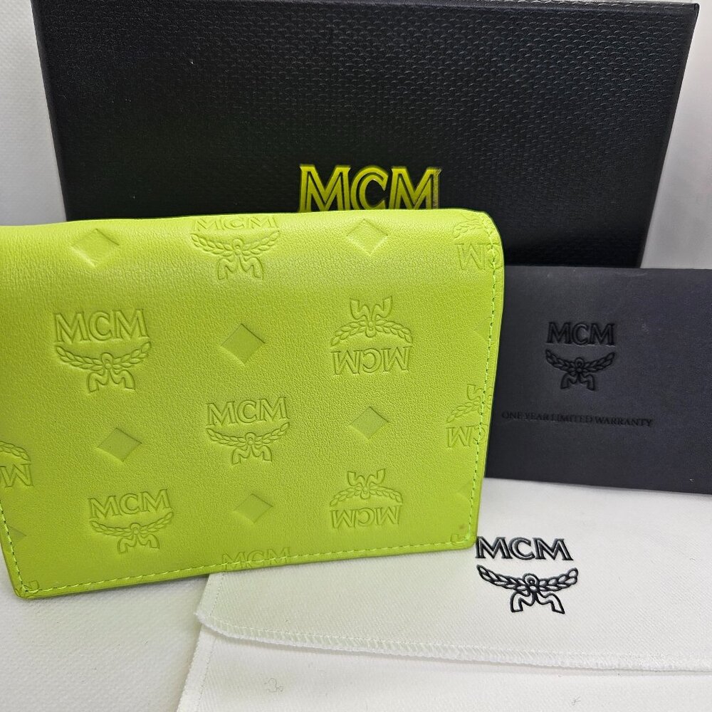 MCM Arne Mini Snap Bi-Fold Wallet - Picture 1 of 8